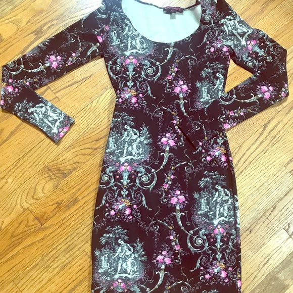 Betsey Johnson Dresses & Skirts - Betsey Johnson Bodycon L/S Bustle Dress. Sz.Petite